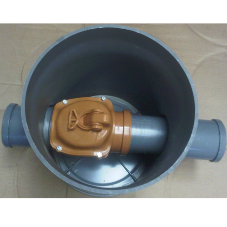Terugslagklep diam.110 in PVC put diam. 400 Terugslagklep diam.110 in PVC put diam. 400