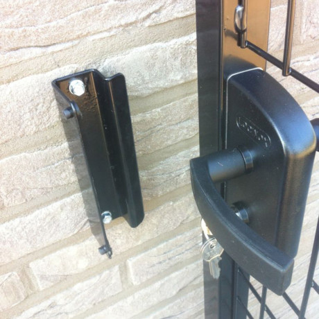 Slotvanger IJZER voor muur zwart