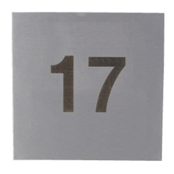 Nummergravure op inoxplaatje 18x18 gebrand (inox black) Nummergravure op inoxplaatje 18x18 gebrand (inox black)