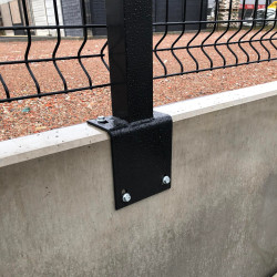 Paal diam.60mm - lengte 180cm zwart met L voor keerwand 