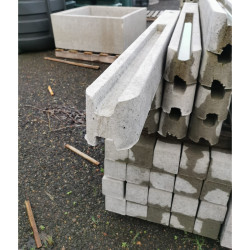 Betonnen tussenpaal 128cm gleuf van 80x3,5cm
