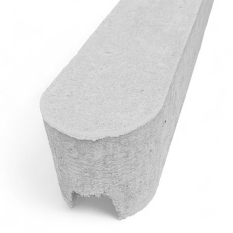 Betonnen eindpaal 300cm met gleuf 240x3,5cm
