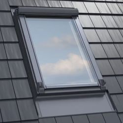 FAKRO AMZ Komfort 092 buitenzonnewering 114x118 RAL7016