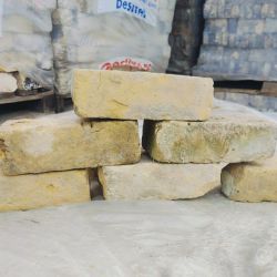 Gevelsteen Oude Gele Boeren 210x100x65 - PALLET 700 stuks
